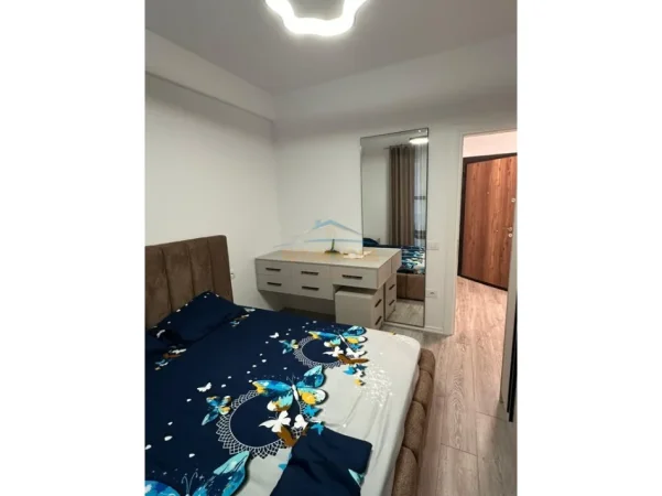 Tirane, jepet me qera apartament 1+1+Ballkon Kati 4, 70 m² 525 € (Urban Gate)