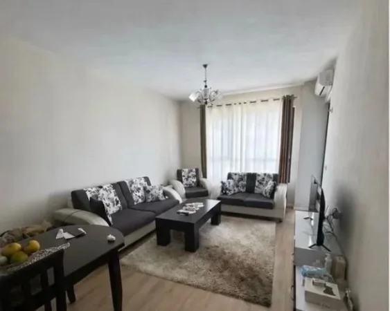 jepet me qera Kati 4, 720 m² 350 €
