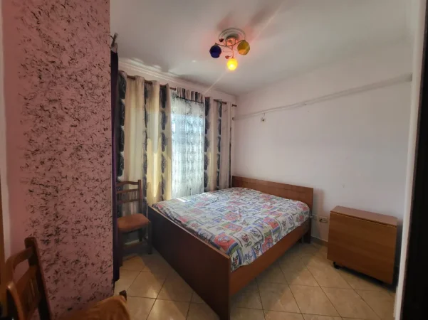 Tirane, jepet me qera apartament 2+1+Ballkon Kati 5, 90 m² 450 € 