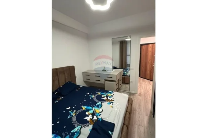 Tirane, jepet me qera apartament 1+1 , 70 m² 