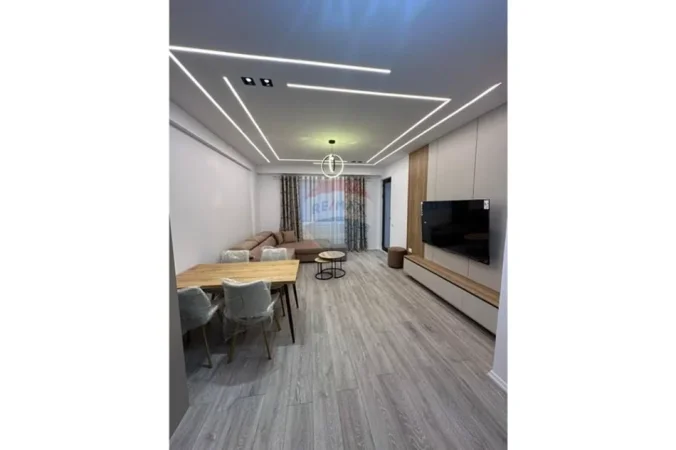 Tirane, jepet me qera apartament 1+1 , 70 m² 
