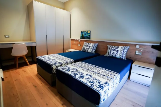 Tirane, jepet me qera apartament 1+1 , 65 m² 400 € (Kompleksi Grand)
