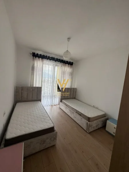 Tirane, jepet me qera apartament 2+1+Ballkon Kati 10, 95 m² 500 € (YZBERISHT)