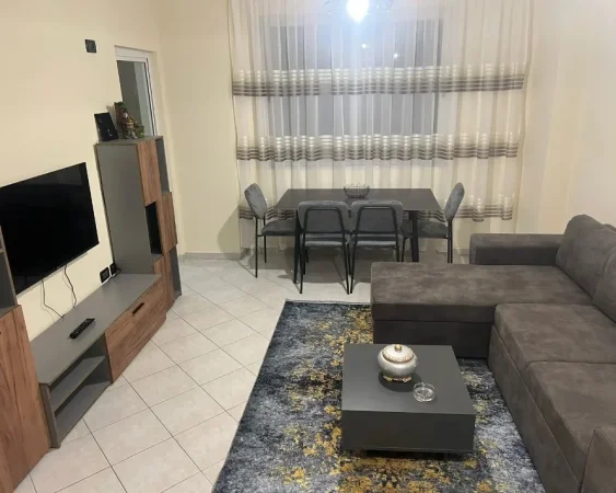 Tirane, jepet me qera apartament 1+1+Aneks+Ballkon Kati 4, 65 m² 520 € (kashar)