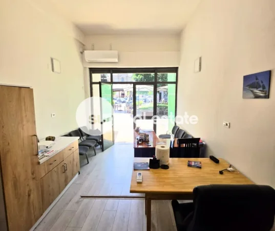 Shkoder, jepet me qera ambjent biznesi Kati 1, 30 m² (Kryqëzimi Prek Cali)
