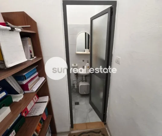 Shkoder, jepet me qera ambjent biznesi Kati 1, 30 m² (Kryqëzimi Prek Cali)