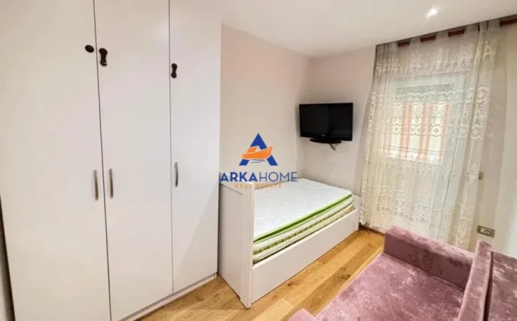 Tirane, jepet me qera apartament 3+1+Ballkon Kati 3, 100 m² 893 € (Tirana, Tirana Municipality, Tirana County, Central Albania, 1001-1028, Albania)