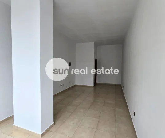 Shkoder, jepet me qera ambjent biznesi Kati 1, 30 m² (POSHTE EXALCO-S)