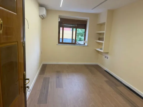 Tirane, shitet apartament 1+1+Aneks Kati 2, 28 m² 78.000 € (rruga e elbasanit)