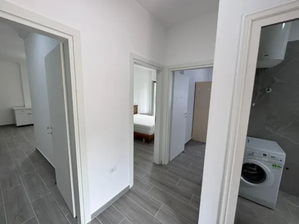 Tirane, jepet me qera apartament 2+1+Ballkon Kati 2, 120 m² 500 € (Kombinat)