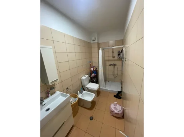 Tirane, shitet apartament 1+1 Kati 4, 61 m² 120.000 € (MARTENITETI I RI)