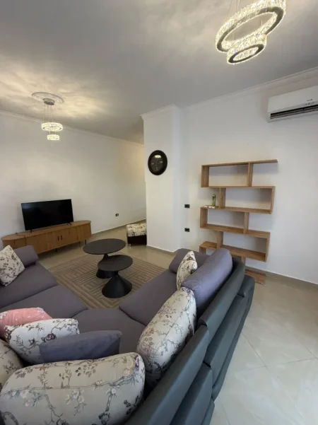 Tirane, jepet me qera apartament 2+1 , 110 m² 650 € (Kodra e Diellit)