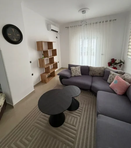 Tirane, jepet me qera apartament 2+1 , 110 m² 650 € 