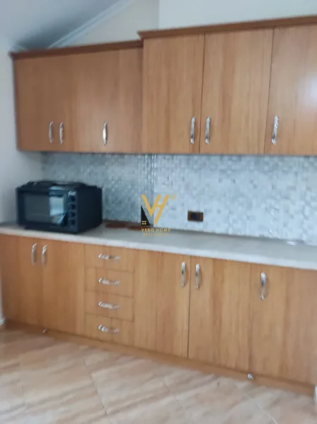 Tirane, jepet me qera apartament 1+1+Ballkon Kati 6, 65 m² 420 € (SIRI KODRA)