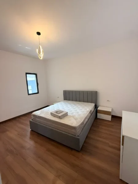 Tirane, jepet me qera apartament 2+1 , 85 m² 600 € (Don Bosko)
