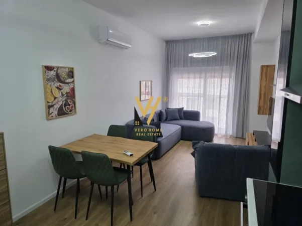 Tirane, jepet me qera apartament 2+1+Ballkon Kati 8, 75 m² 540 € (ALI DEMI)