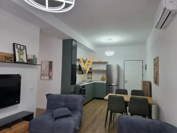 Tirane, jepet me qera apartament 2+1+Ballkon Kati 8, 75 m² 540 € (ALI DEMI)