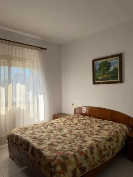 Tirane, jepet me qera apartament 1+1+Ballkon Kati 5, 65 m² 450 € 