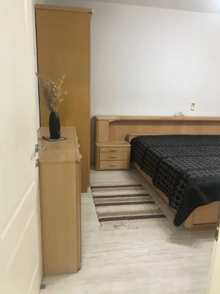 Tirane, jepet me qera apartament 1+1+Ballkon Kati 5, 68 m² 420 € 