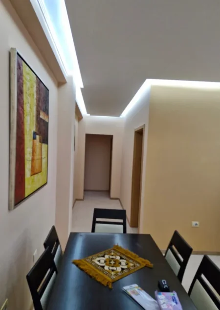Tirane, jepet me qera apartament 2+1+Ballkon Kati 5, 106 m² 750 € (Rruga kosovareve)