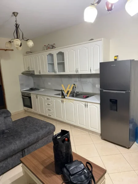 Tirane, jepet me qera apartament 2+1+Ballkon Kati 4, 105 m² 600 € (DON BOSKO)