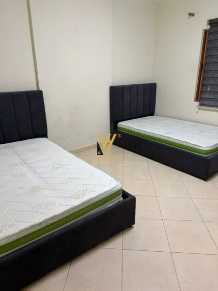 Tirane, jepet me qera apartament 2+1+Ballkon Kati 4, 105 m² 600 € (DON BOSKO)