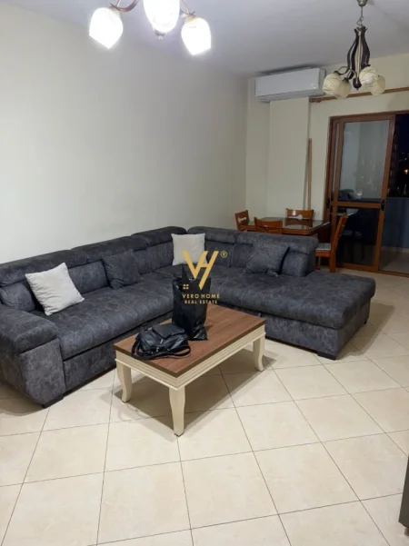 Tirane, jepet me qera apartament 2+1+Ballkon Kati 4, 105 m² 600 € (DON BOSKO)