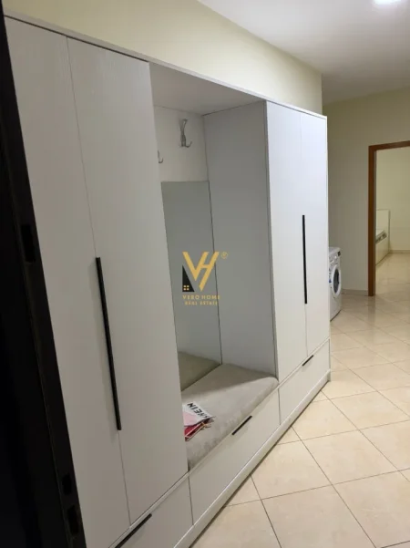 Tirane, jepet me qera apartament 2+1+Ballkon Kati 4, 105 m² 600 € (DON BOSKO)