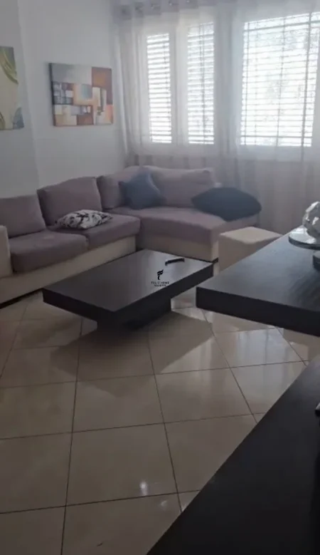 Tirane, jepet me qera apartament 2+1 Kati 8, 90 m² 90 € (YZBERISHT)