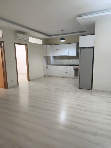 Tirane, shitet apartament 2+1 Kati 1, 75 m² 118.000 € (5 Maj)