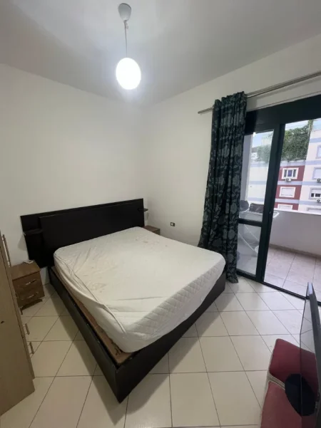 Tirane, jepet me qera apartament 1+1 Kati 3, 54 m² 500 € (Liqeni i Thate)