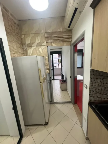 Tirane, jepet me qera apartament 1+1 Kati 3, 54 m² 500 € (Liqeni i Thate)