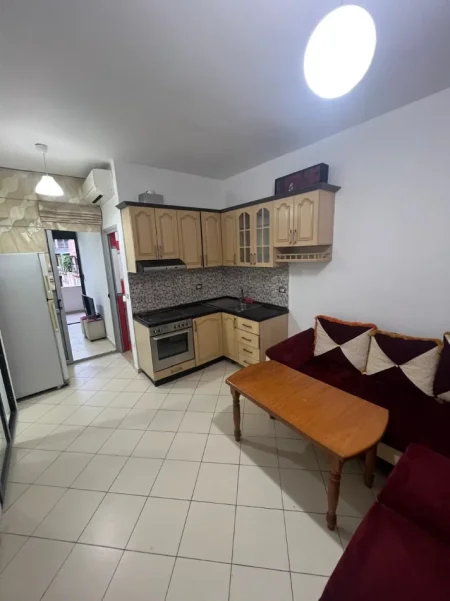 Tirane, jepet me qera apartament 1+1 Kati 3, 54 m² 500 € (Liqeni i Thate)