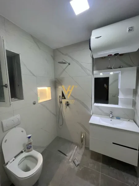 Tirane, jepet me qera apartament 1+1+Ballkon Kati 5, 65 m² 490 € (MOZAIKU I TIRANES)