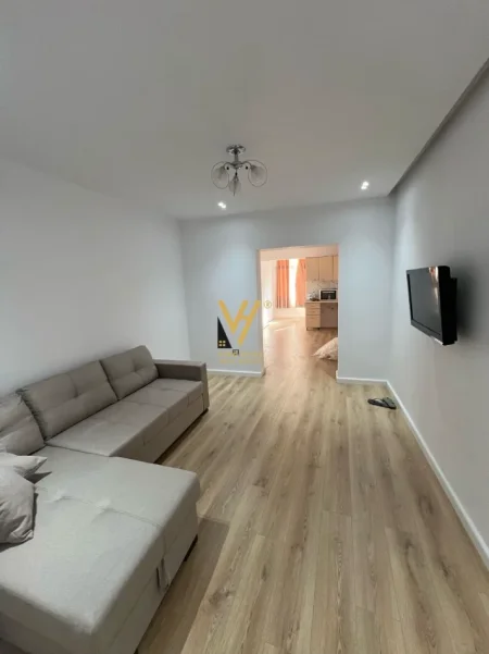 Tirane, jepet me qera apartament 1+1+Ballkon Kati 5, 65 m² 490 € (MOZAIKU I TIRANES)