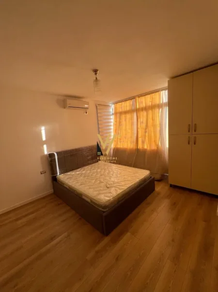 Tirane, jepet me qera apartament 1+1+Ballkon Kati 5, 65 m² 490 € (MOZAIKU I TIRANES)