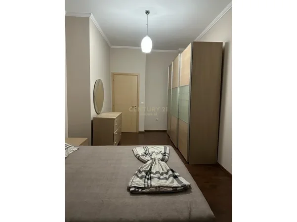 Tirane, jepet me qera apartament 2+1 Kati 7, 134 m² 1.600 € (garda)