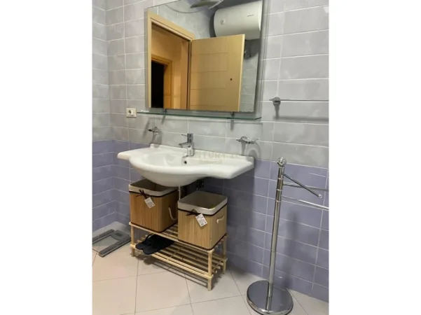 Tirane, jepet me qera apartament 2+1 Kati 7, 134 m² 1.600 € (garda)