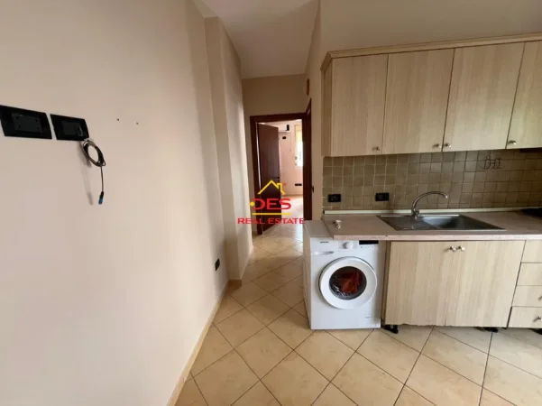 Vlore, shitet apartament 1+1+Ballkon Kati 2, 63 m² (Lungomare)