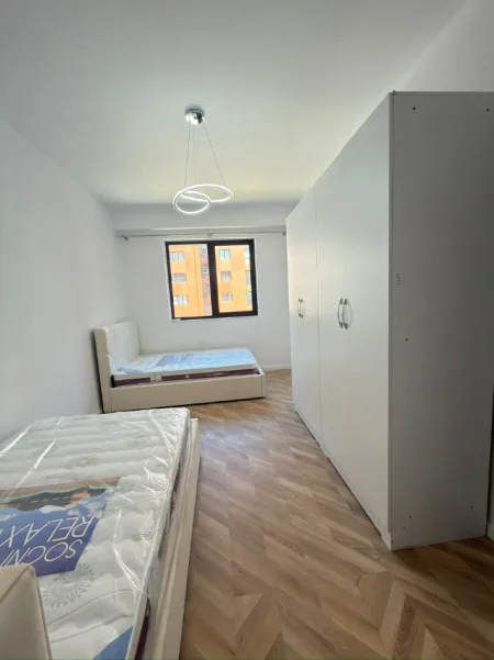 Tirane, jepet me qera apartament 2+1+parkim, Kati 4, 98 m² 600 € (Astir, Urban Gate)