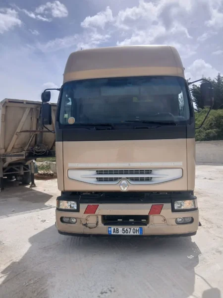Pogradec, shes Koke Trajleri Nafte, manuale Kondicioner