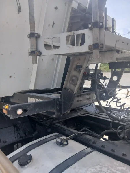 Pogradec, shes Koke Trajleri Nafte, manuale Kondicioner