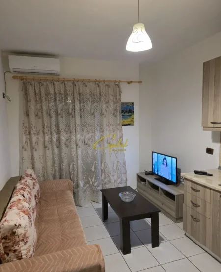 Tirane, jepet me qera apartament 1+1 Kati 3, 60 m² 400 € (XHAMLLIKU)