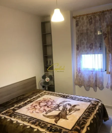 Tirane, jepet me qera apartament 1+1 Kati 3, 60 m² 400 € (XHAMLLIKU)