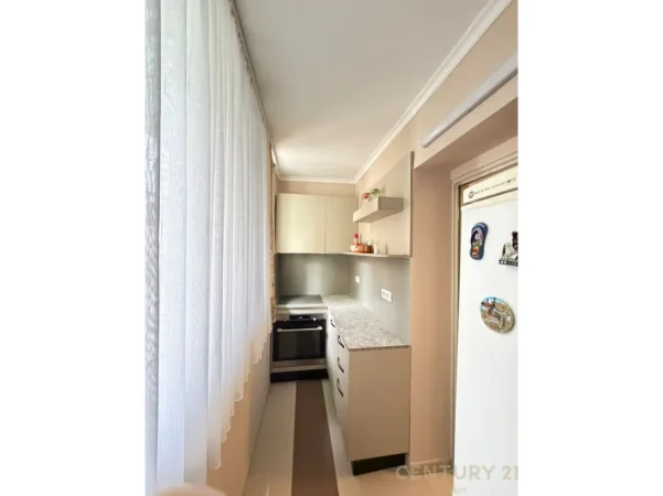 Tirane, jepet me qera apartament 2+1 Kati 2, 75 m² 600 € (rruga e durresit)