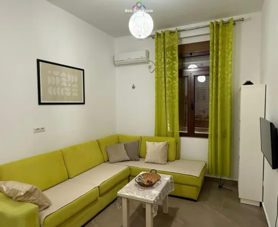 Tirane, jepet me qera apartament 1+1+Ballkon Kati 4, 40 m² 630 € (blloku)