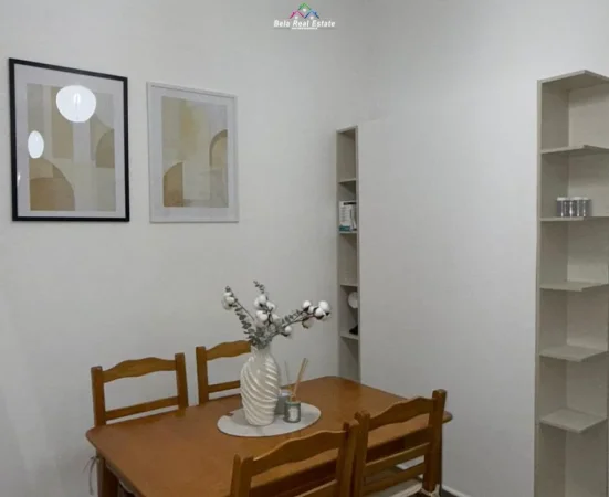 Tirane, jepet me qera apartament 1+1+Ballkon Kati 4, 40 m² 630 € (blloku)