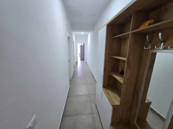 Tirane, jepet me qera apartament 2+1 Kati 9, 130 m² 630 € (Rruga e Dibres)