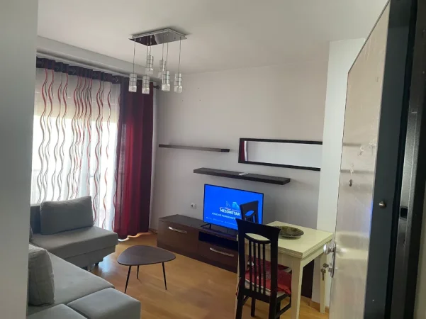 Tirane, jepet me qera apartament 1+1+Ballkon Kati 6, 70 m² 500 € 