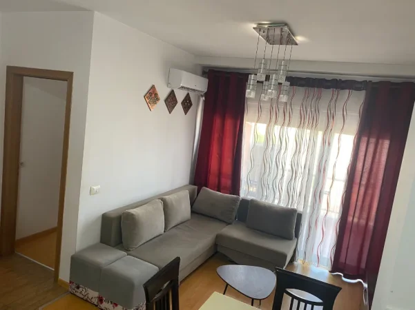 Tirane, jepet me qera apartament 1+1+Ballkon Kati 6, 70 m² 500 € 